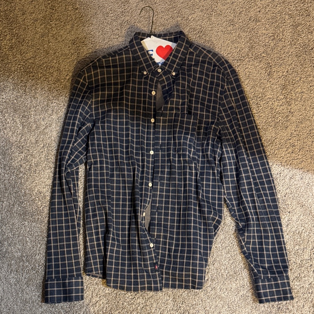 Faherty Navy and White Plaid Button Down Shirt